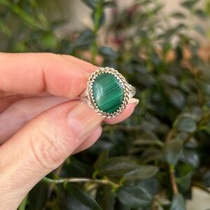 Vintage Native American Sterling Silver and Malachite Ring